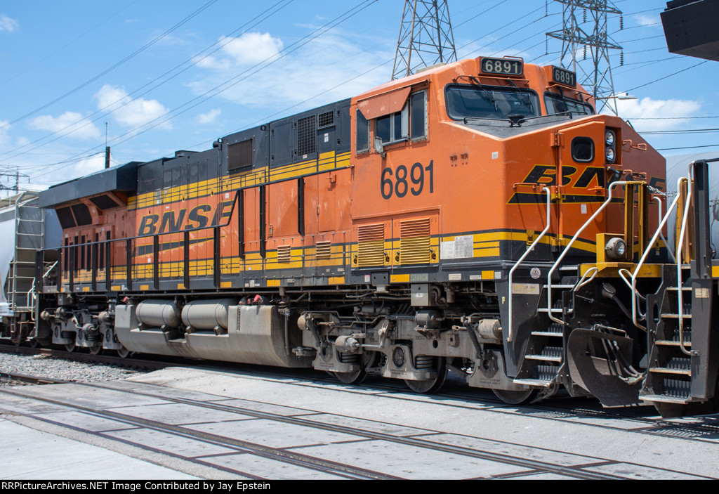 BNSF 6891 trails on"a train departing PTRA's North Yard